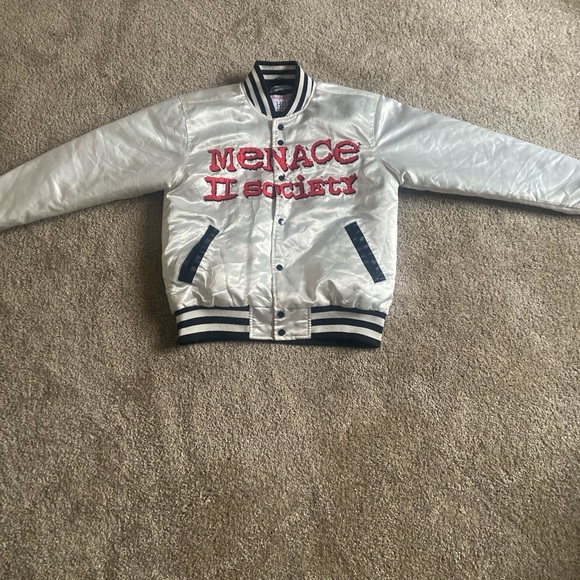 Menace - Picture 2 of 3